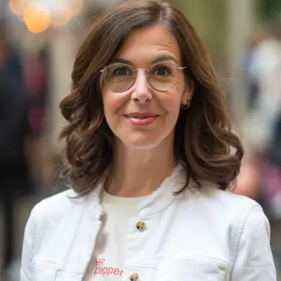 Dr․ Ruth Lassalle